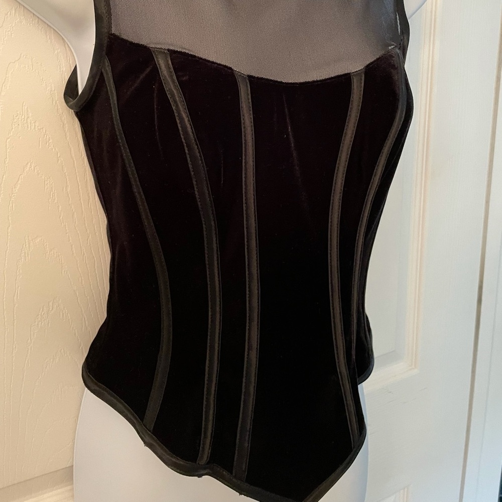 Sleeveless Black velvet/netting top